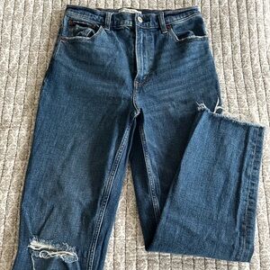 Abercrombie high rise Mom Jean